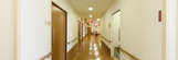 介護施設の明るい廊下