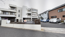 介護施設外観と周囲