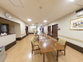 明るく広々とした職場
