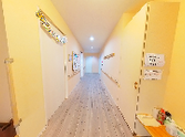 通路と掲示板