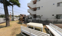 穏やかな庭園を持つ介護施設