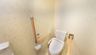 バリアフリー設計のトイレ内部