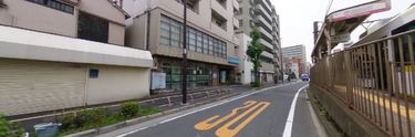 施設外観とその周辺環境
