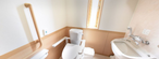 広々としたトイレ付きの部屋