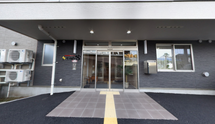 介護施設の周辺とエントランス