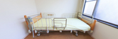 介護施設の個室内部