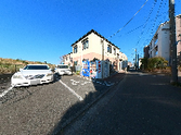 空の下の建物の外観