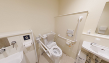 介護施設のトイレと洗面設備