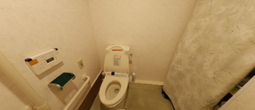 職員が使用するトイレの内観
