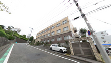 介護施設の閑静な通り
