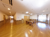 安全に配慮された施設廊下