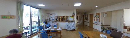 広々とした介護施設の居住空間