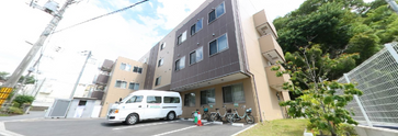 快適な環境の介護施設外観