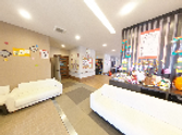 広々とした受付ロビー