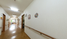 廊下に展示されたアート作品