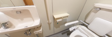 介護施設の清潔なトイレ空間