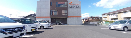 介護施設とその駐車場