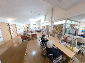 スタッフ活動の活発な居間