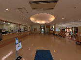 広々とした入口ホール