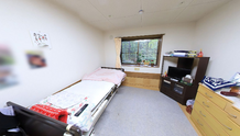 ケア施設の居室内部